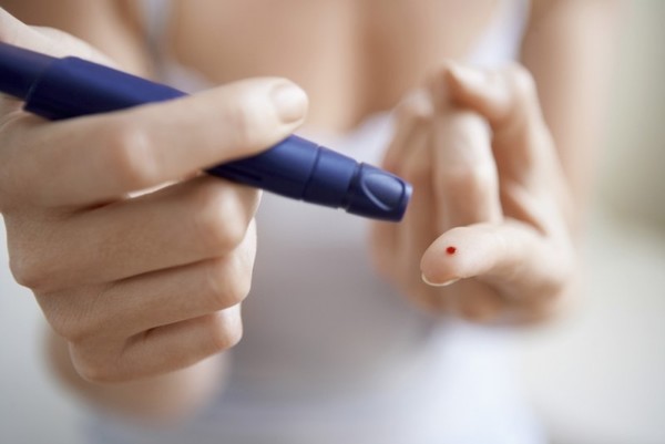 Первые признаки и симптомы диабета у женщин: женская норма сахара