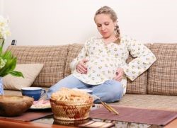 Нормальны ли боли в желудке при беременности?