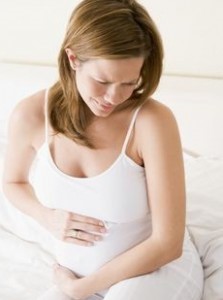 Почему беспокоит боль в желудке при беременности и ее лечение