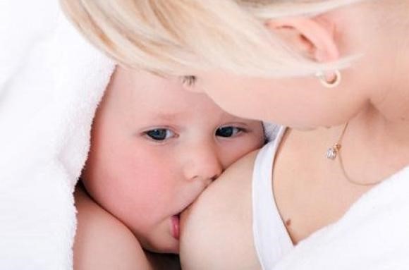 Запор при грудном вскармливании у мамы после родов: что делать и как справиться