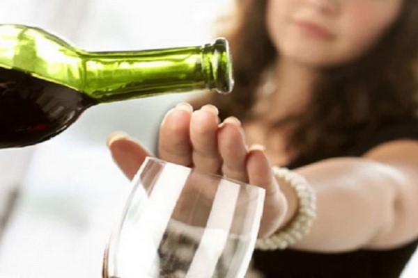 Как алкогольные напитки влияют на уровень холестерина в крови?