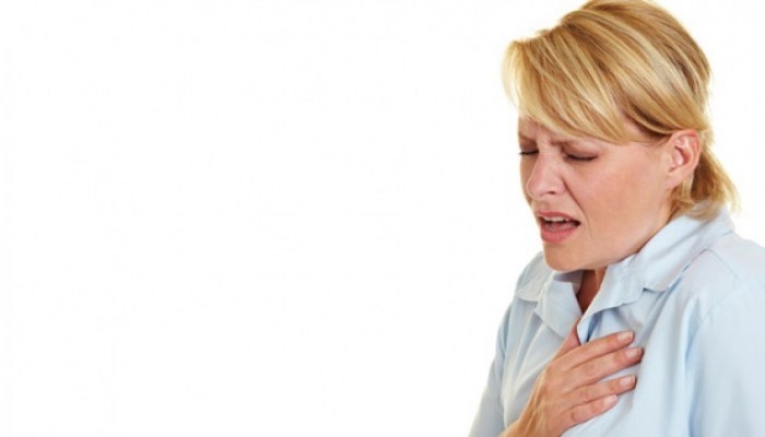 Во время резкой смены температур боли в груди усиливаются и невозможно дышать