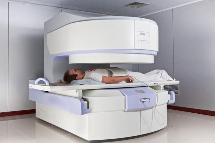 Особенности, преимущества и недостатки магнитно-резонансной томографии