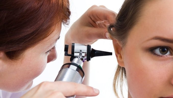 Грибок в ушах (отомикоз): симптомы и лечение