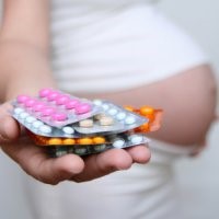 Какие лекарства от кашля можно пить при беременности