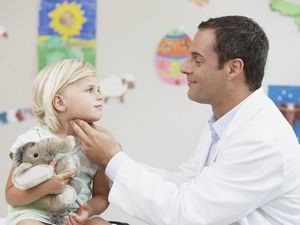 Лечение ларинготрахеита у детей: основные меры