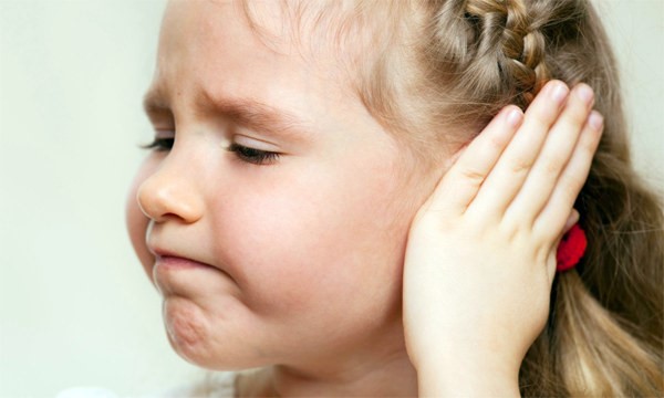 Как сделать компресс на ухо: показания и противопоказания к проведению процедуры