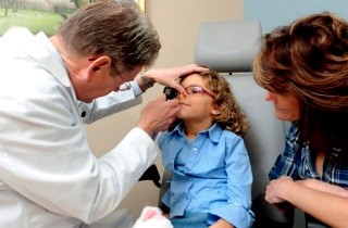 Признаки и лечение перелома носа у ребенка